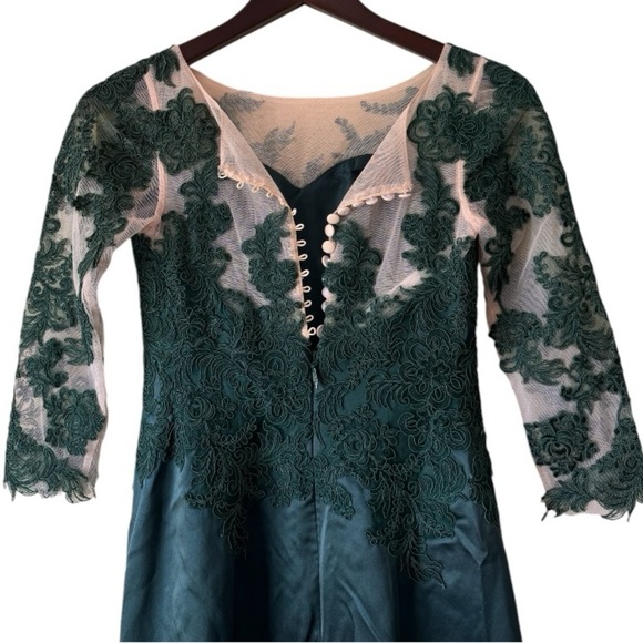 JJ’s House Emerald Green Beige Embroidered Satin Button Evening Gown Dress US 0 - Picture 9 of 15